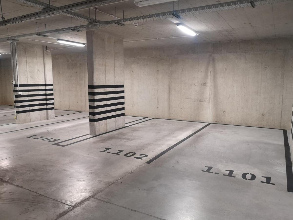 Novum Apartment With Parking 克拉科夫 外观 照片